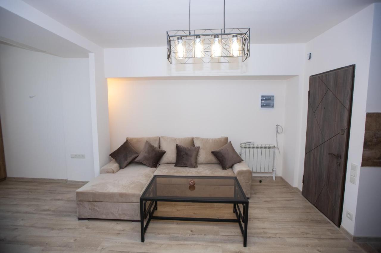 Yereone Hotel Apartment Yerevan Ngoại thất bức ảnh