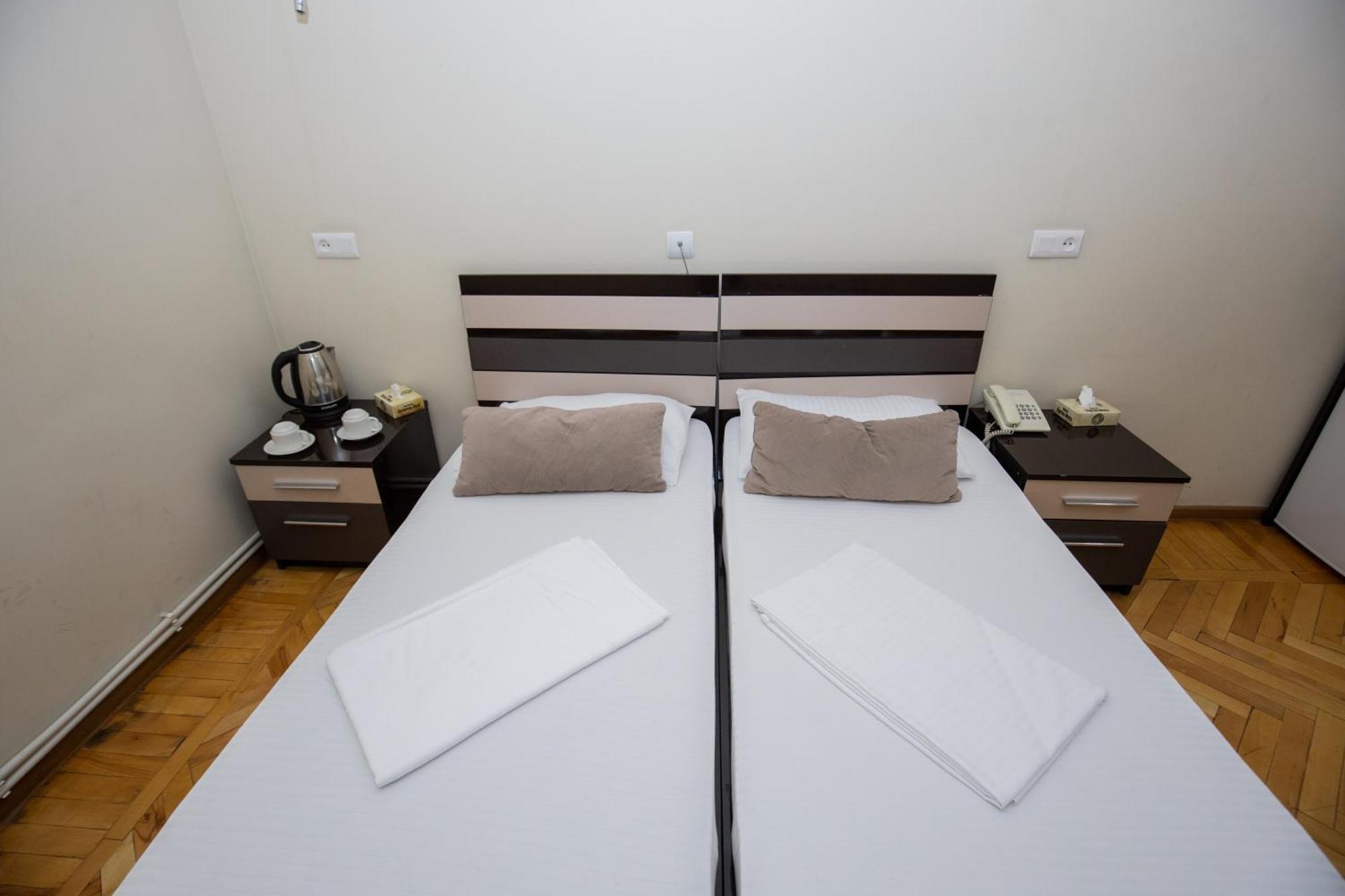 Yereone Hotel Apartment Yerevan Ngoại thất bức ảnh