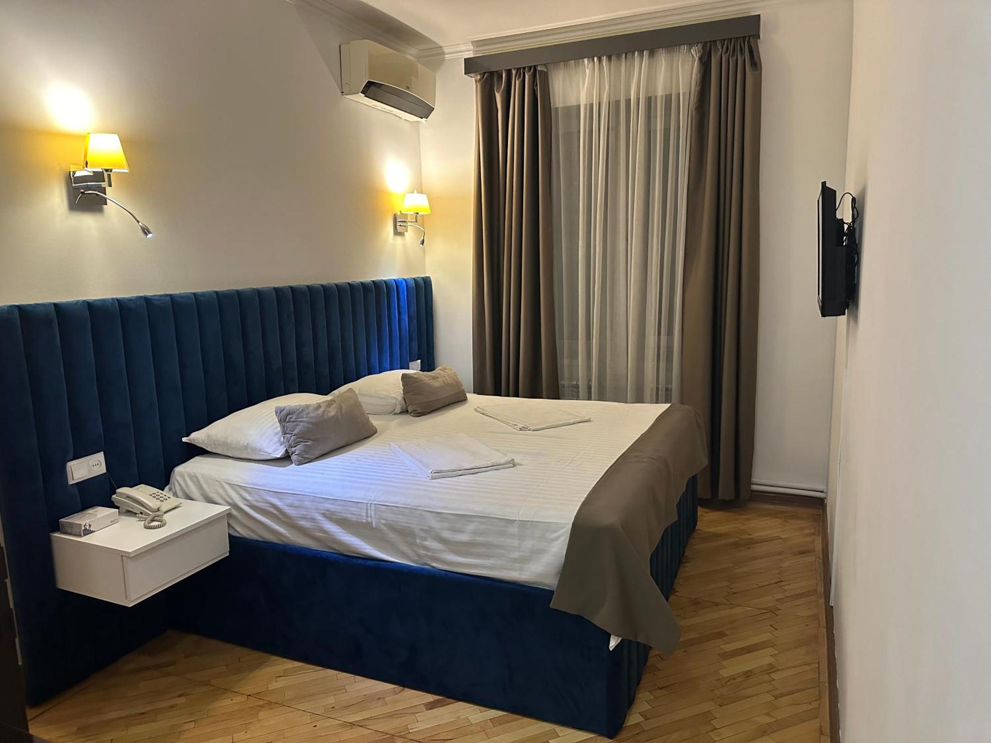 Yereone Hotel Apartment Yerevan Ngoại thất bức ảnh