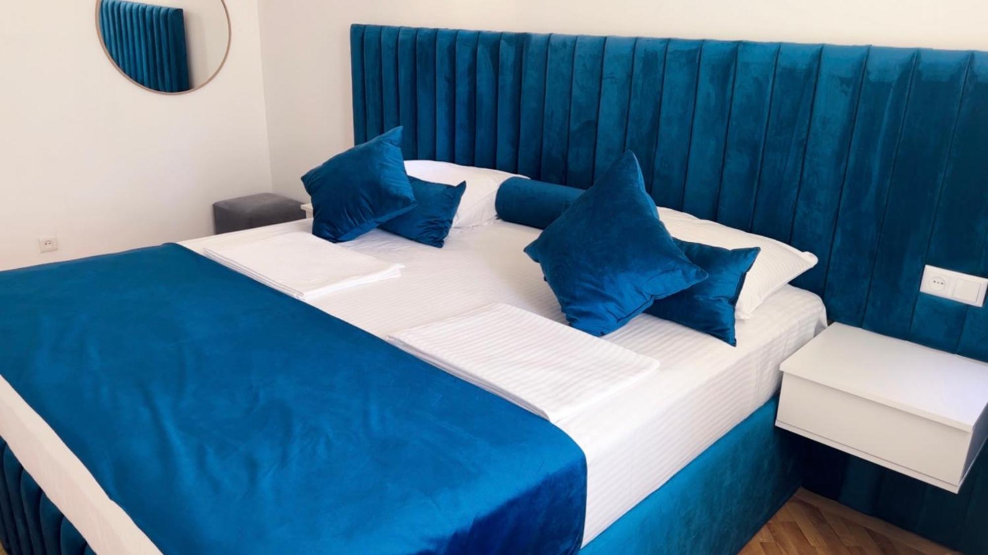 Yereone Hotel Apartment Yerevan Ngoại thất bức ảnh