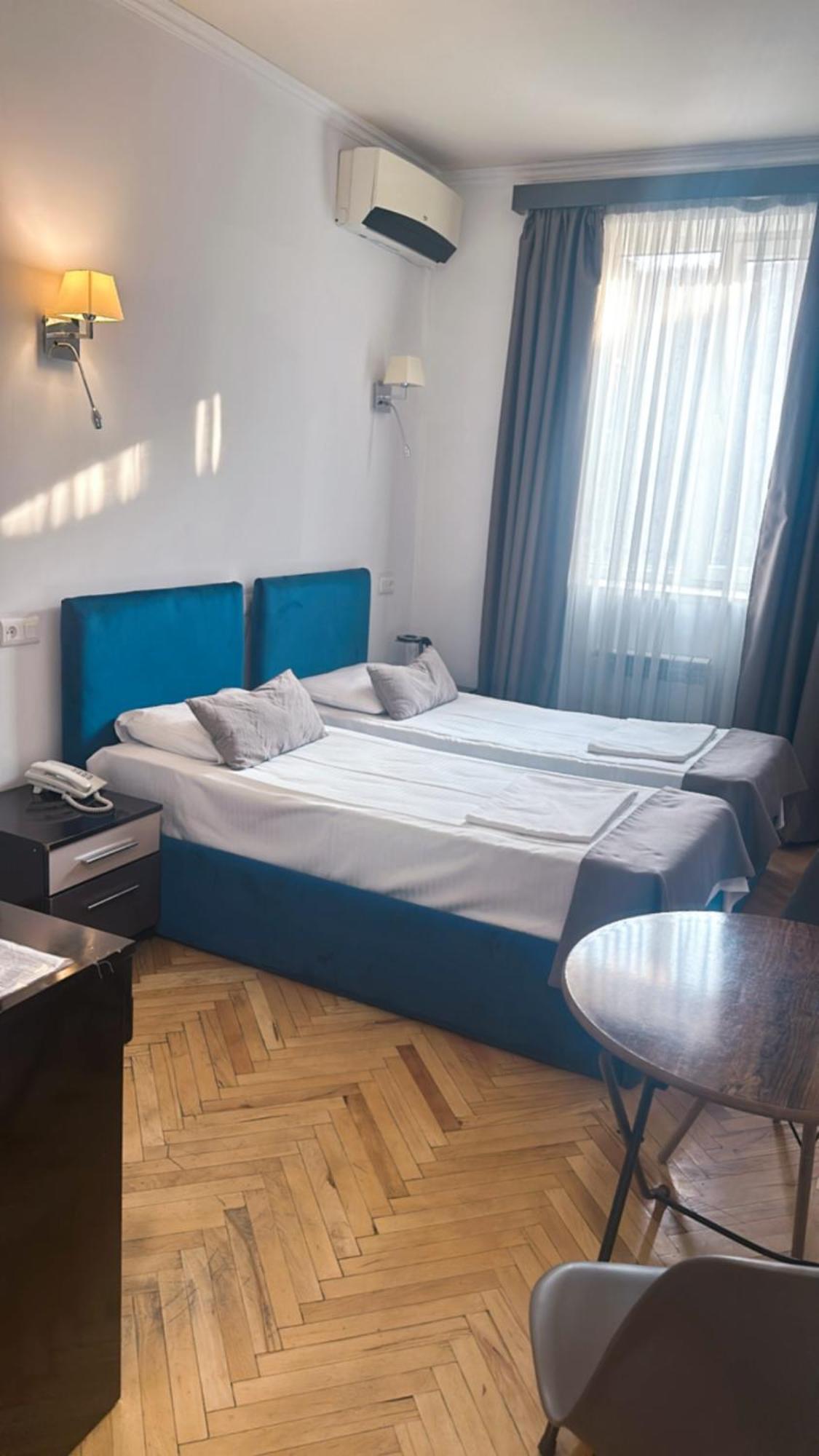 Yereone Hotel Apartment Yerevan Ngoại thất bức ảnh
